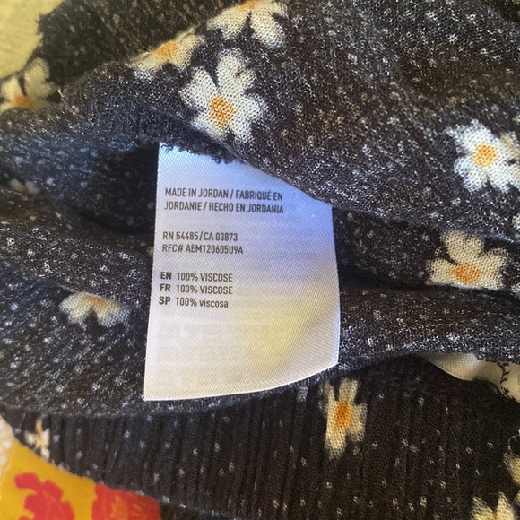 American Eagle Medium Black Polka Dot Daisy Print High Low Wrap Skirt Ruffle Hem - Picture 9 of 9